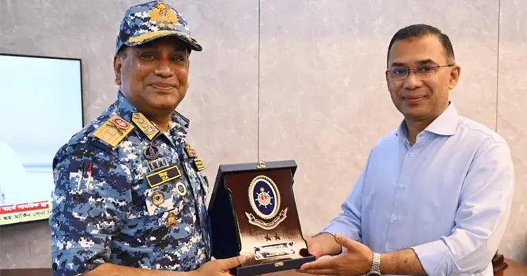 প্রধানমন্ত্রী তারেক রহমানের সঙ্গে কোস্টগার্ড মহাপরিচালক